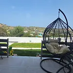 Alora House קפלוס