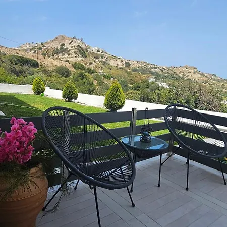 아파트 Alora House