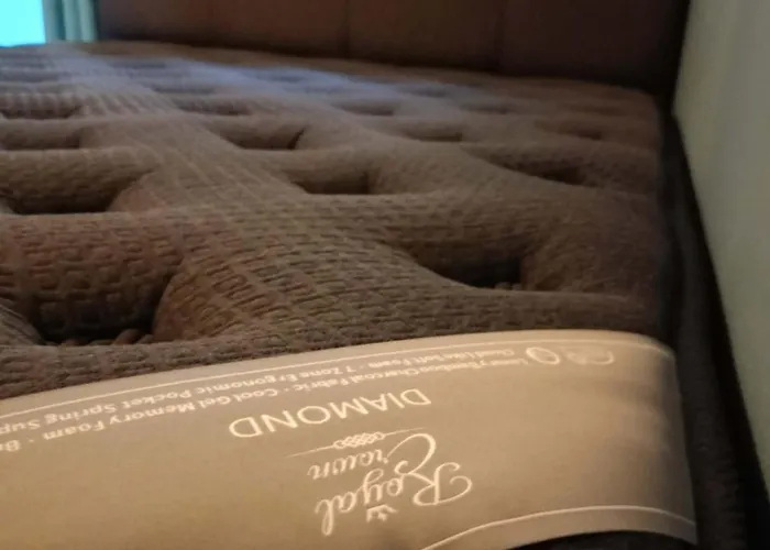 Alora House アパート *