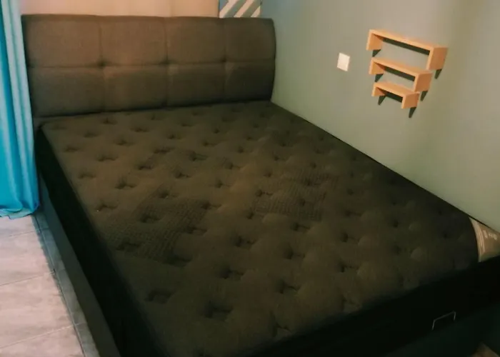 Alora House *
